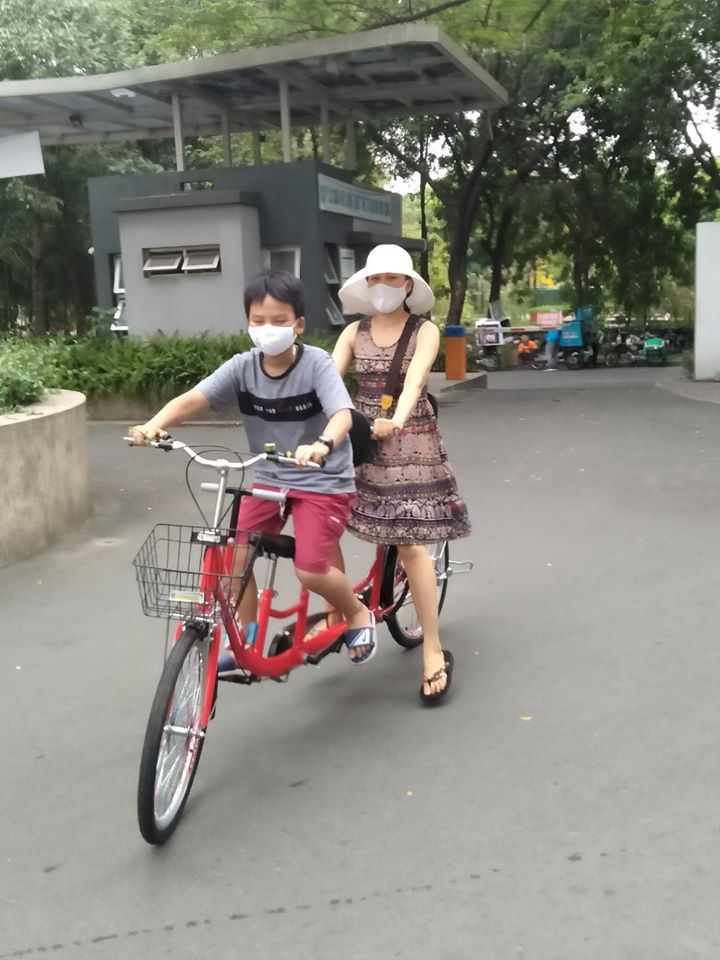 xe-dap-doi-cho-tre-em