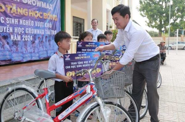 xe đạp tặng học sinh nghèo